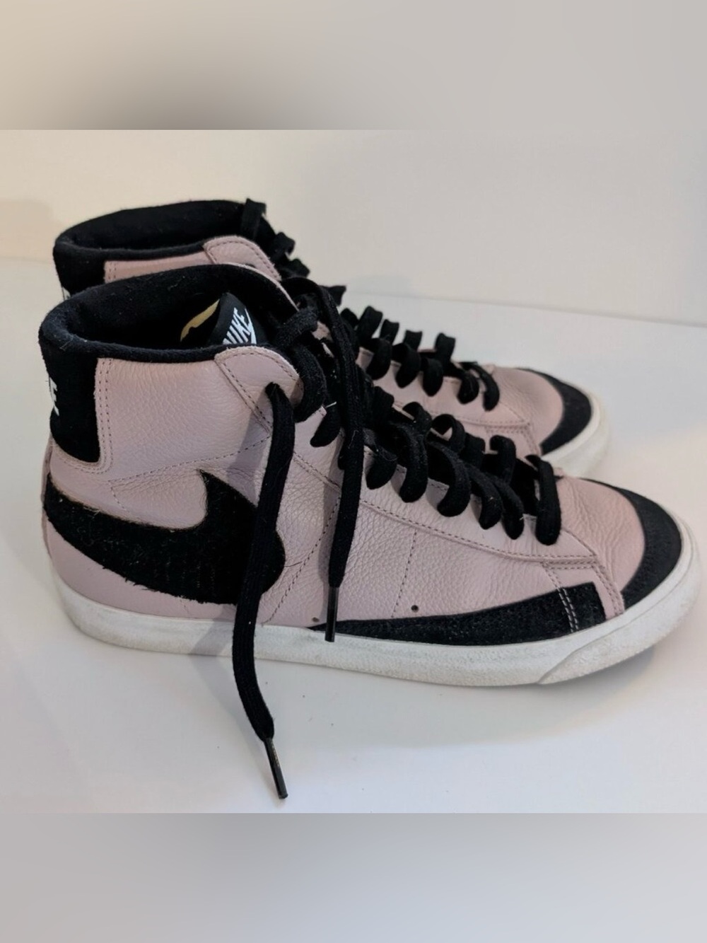Nike SB Zoom Blazer Women’s High-Top Sneakers in Blush Pink and Black